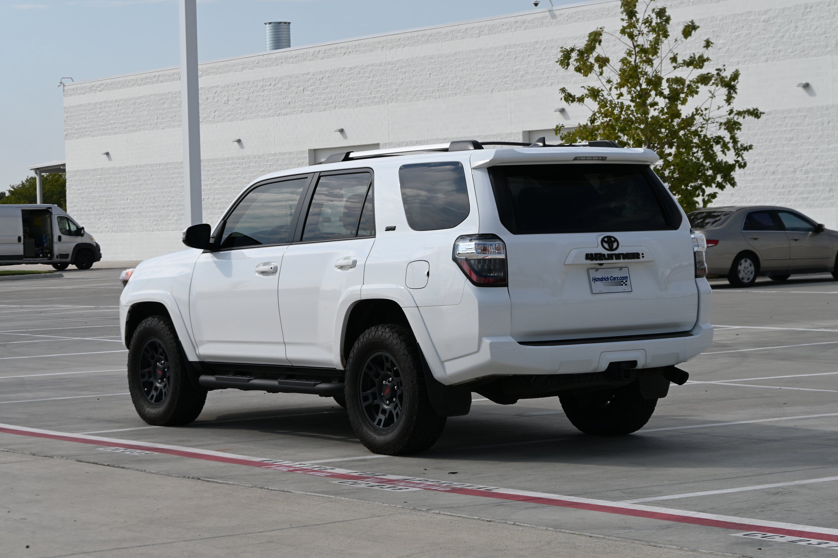 Used 2023 Toyota 4Runner SR5 Premium w/ Moonroof Package AWD/4WD image 7