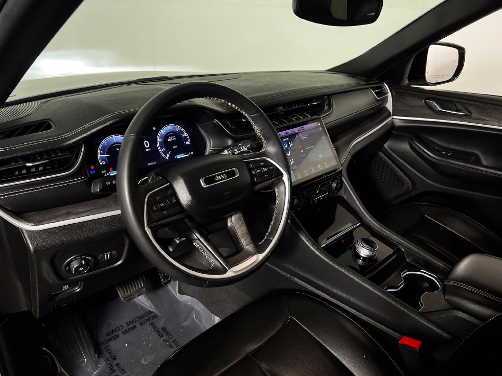 Used 2024 Jeep Grand Cherokee Limited RWD image 13