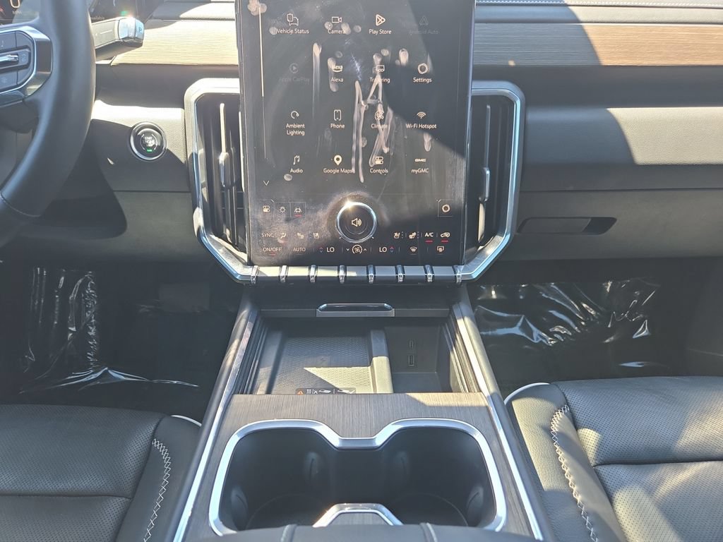 Used 2025 GMC Acadia Denali FWD image 12