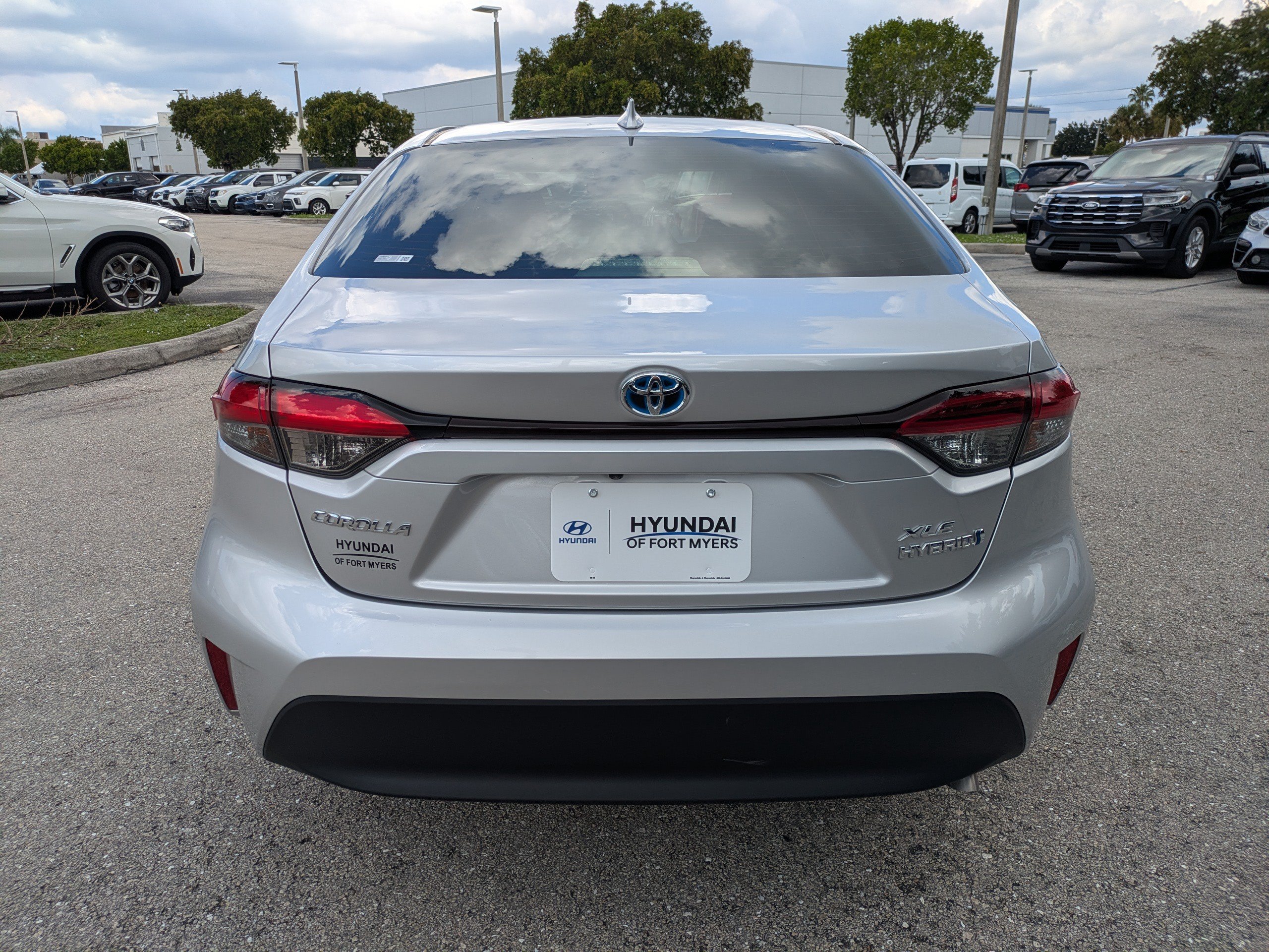 Used 2024 Toyota Corolla XLE FWD image 6