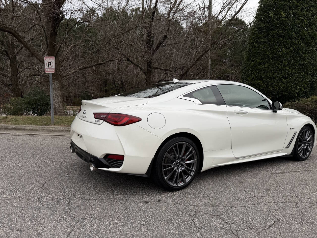 Used 2017 INFINITI Q60 Red Sport 400 image 10
