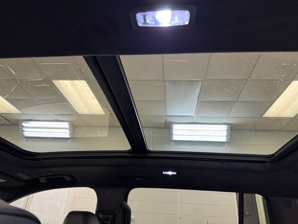 New 2026 GMC Acadia Denali Ultimate w/ LPO, Floor Liner Package image 18