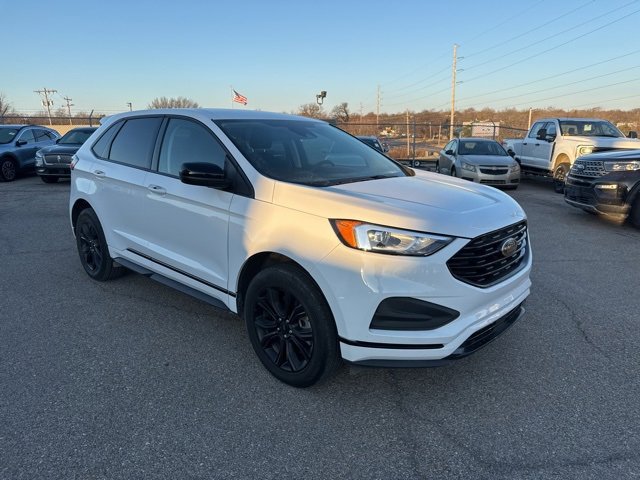 Used 2022 Ford Edge SE w/ Black Appearance Package