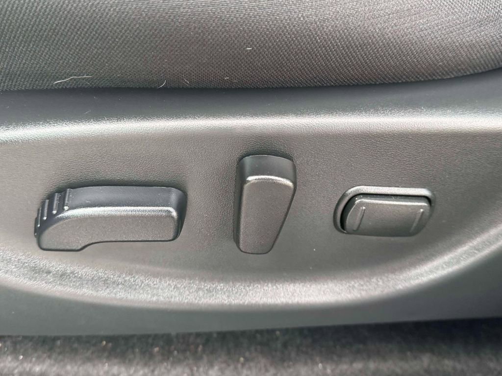 Certified 2025 Nissan Leaf SV Plus image 18