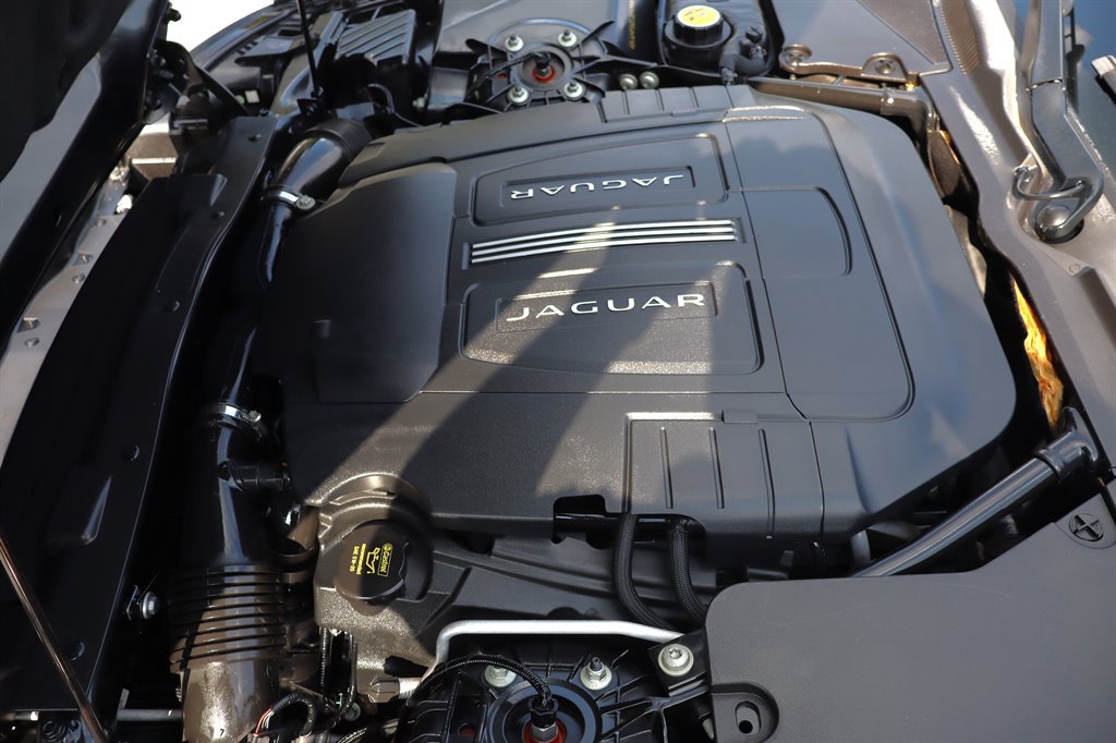 Used 2014 Jaguar XK Coupe RWD image 36