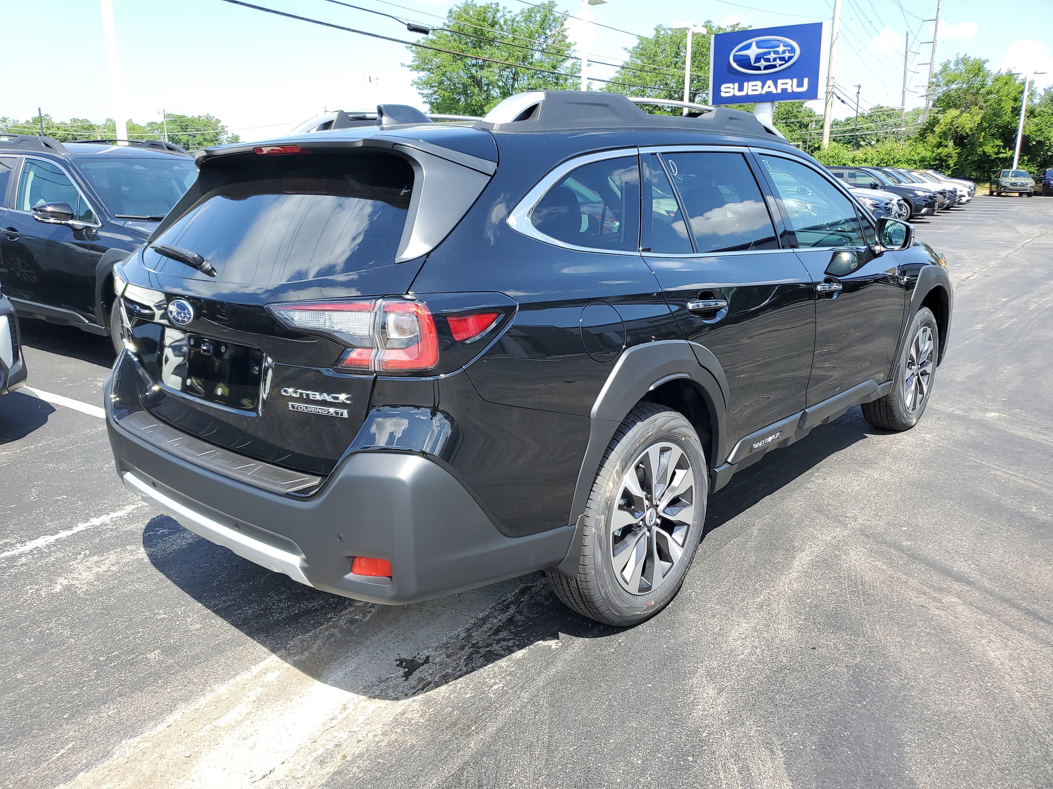 Used 2025 Subaru Outback Touring XT w/ Popular Package #2 image 3