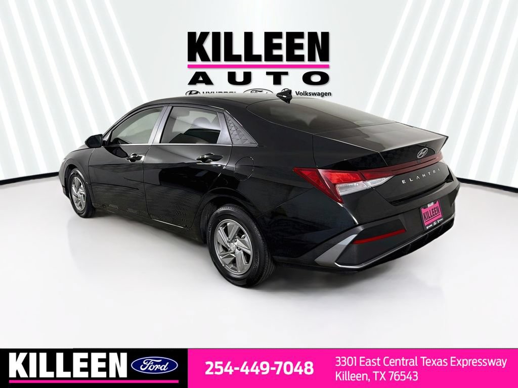 Used 2026 Hyundai Elantra SE FWD image 7