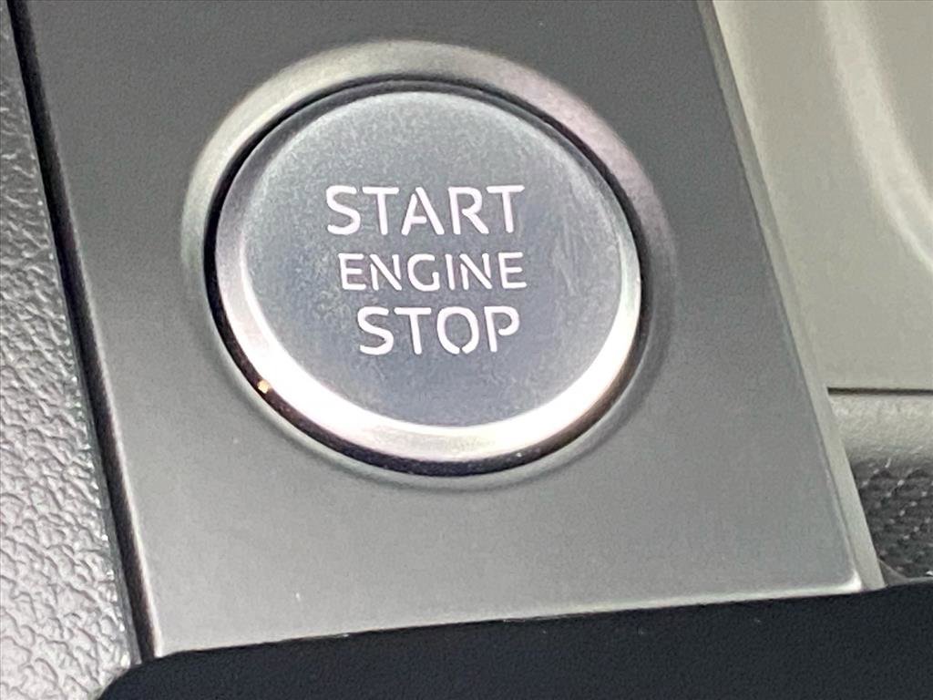 Used 2023 Audi A4 2.0T Premium w/ Convenience Package image 18