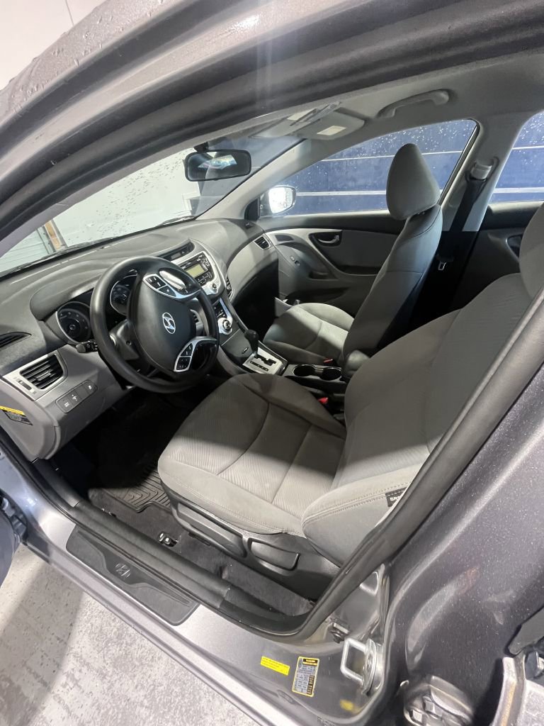 Used 2012 Hyundai Elantra GLS w/ Preferred Pkg 3 FWD image 5