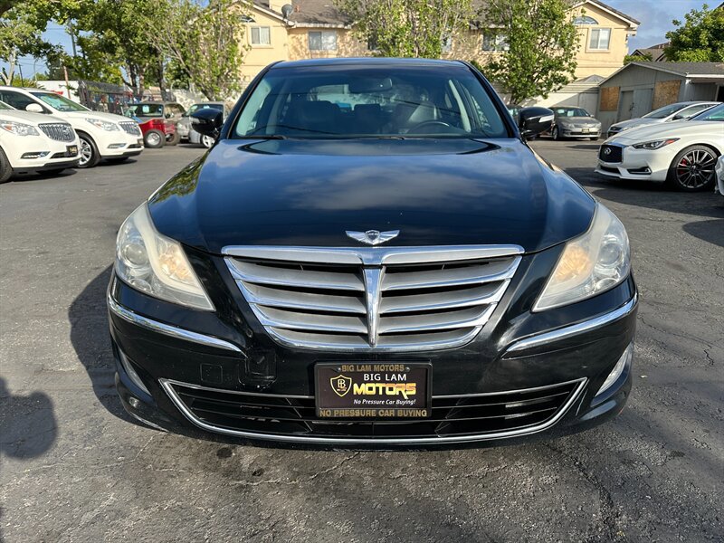 Used 2012 Hyundai Genesis 3.8 RWD image 2