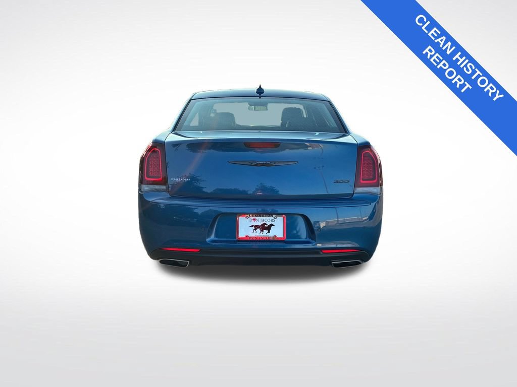 Used 2023 Chrysler 300 Touring L w/ Popular Equipment Group RWD image 4