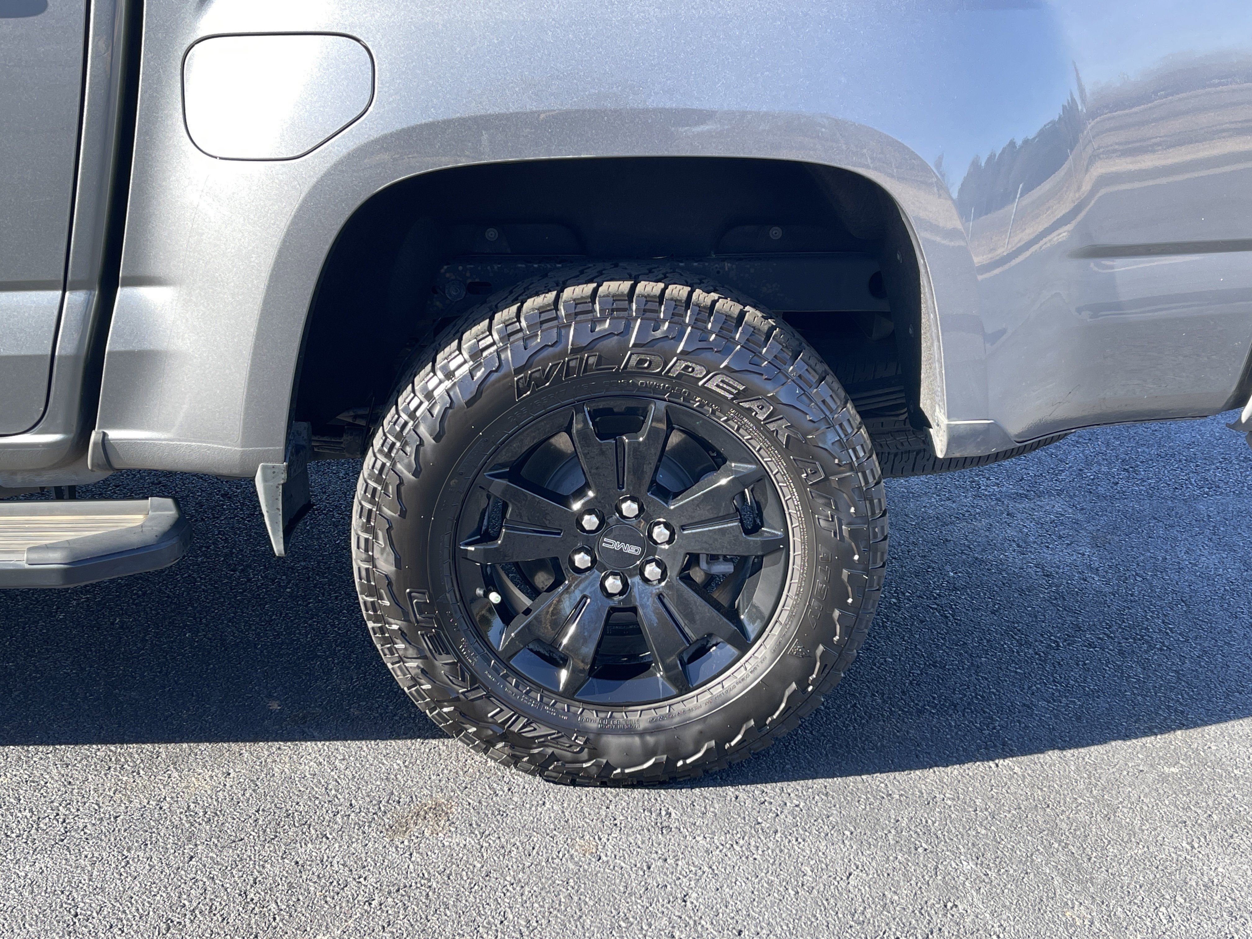 Used 2022 GMC Canyon AT4 image 35