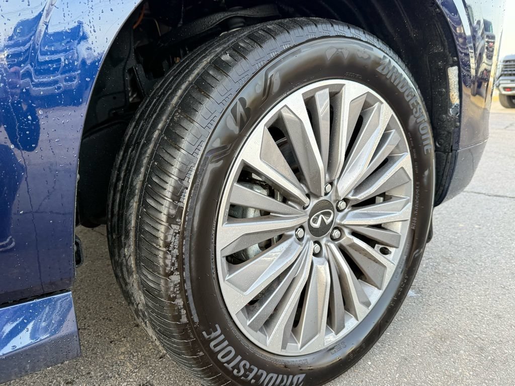 Used 2025 INFINITI QX80 Sensory AWD/4WD image 32