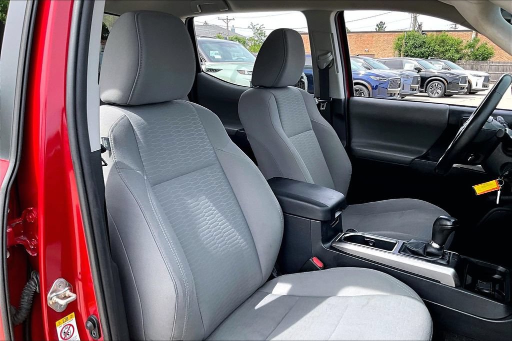 Used 2019 Toyota Tacoma SR5 AWD/4WD image 26