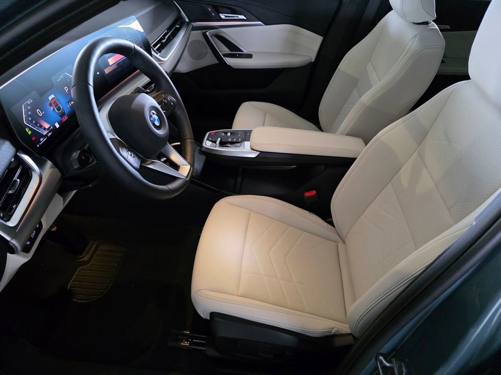 New 2026 BMW X2 xDrive28i w/ Convenience Package image 6