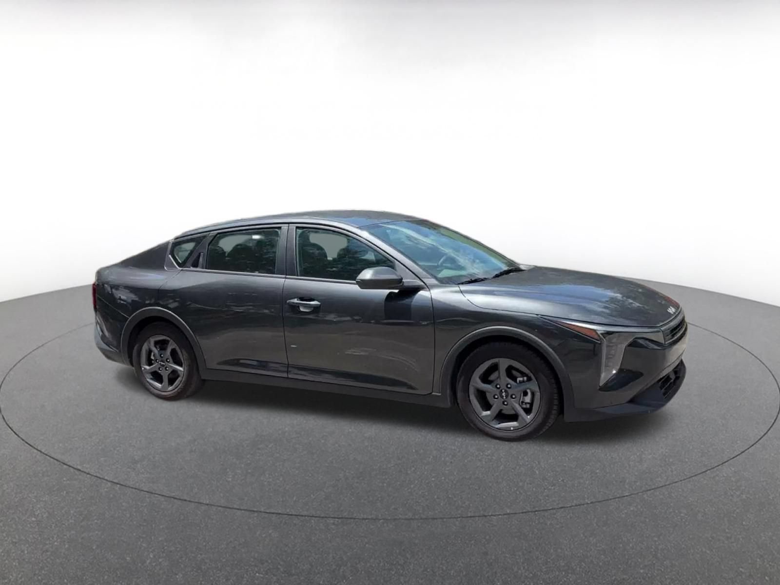 Used 2025 Kia K4 FWD image 2