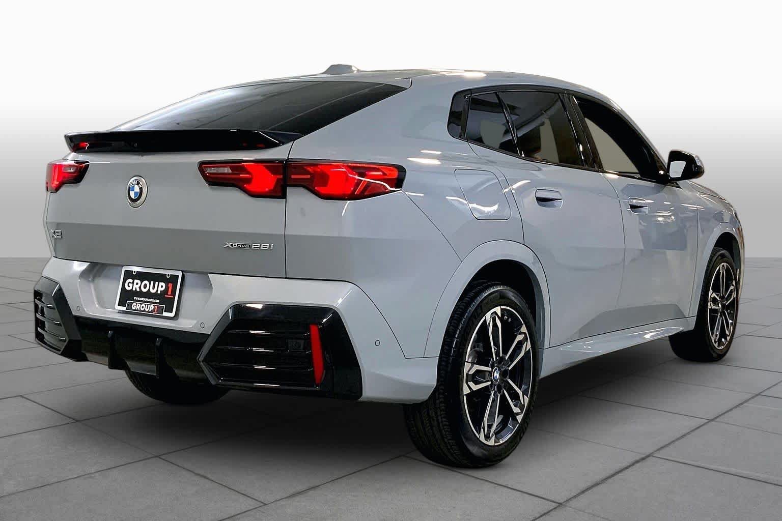 Used 2024 BMW X2 xDrive28i w/ M Sport Package AWD/4WD image 12