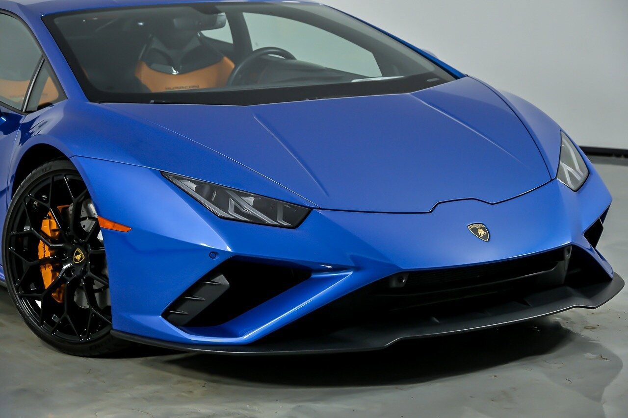 Used 2020 Lamborghini Huracan EVO RWD image 3
