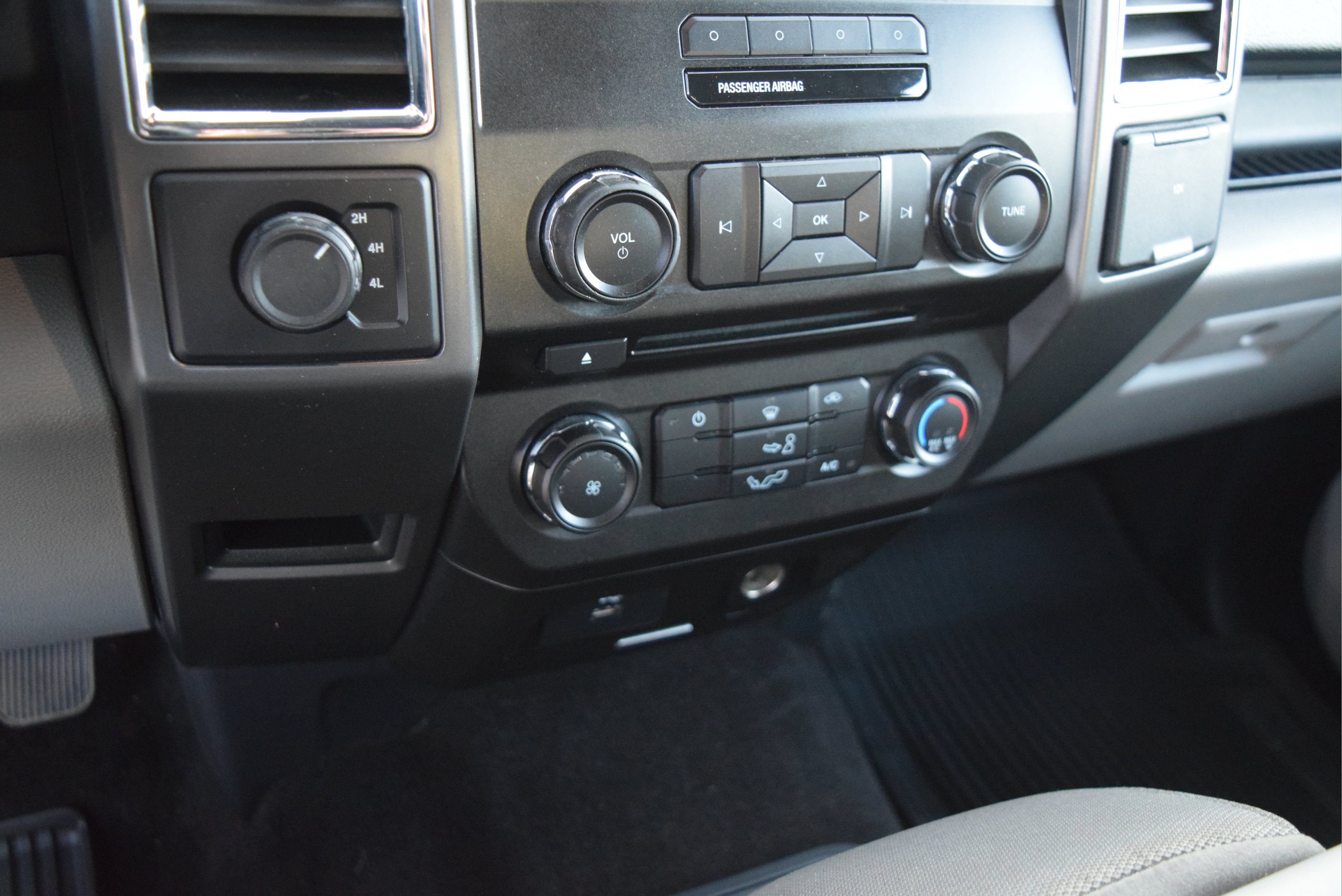 Used 2017 Ford F150 XLT AWD/4WD image 14