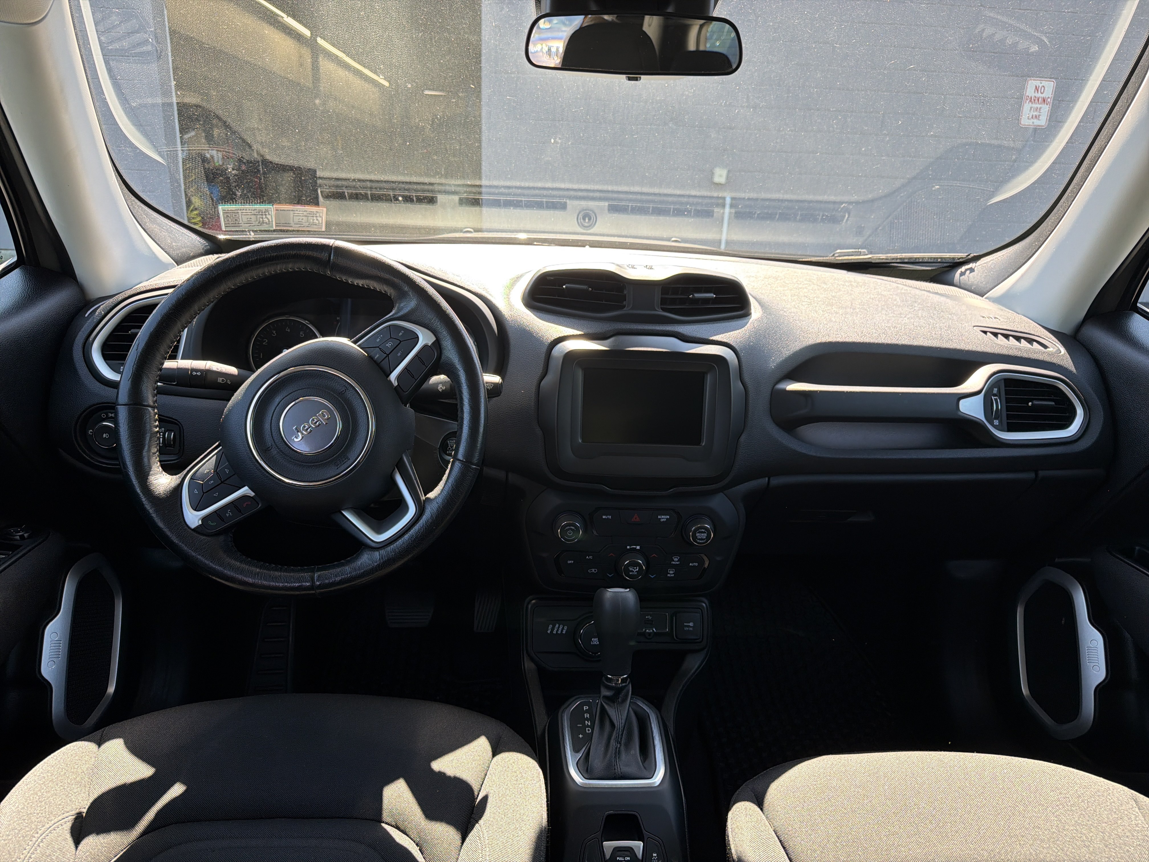 Used 2020 Jeep Renegade Latitude w/ Cold Weather Group AWD/4WD image 10