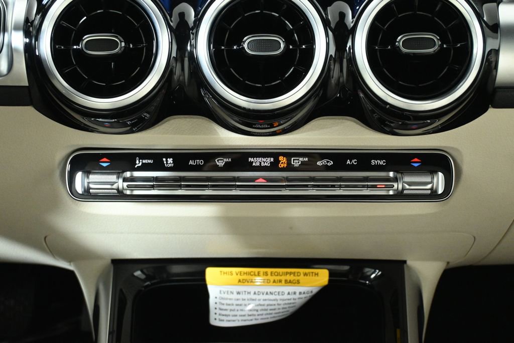 Used 2025 Mercedes-Benz GLB 250 4MATIC image 22