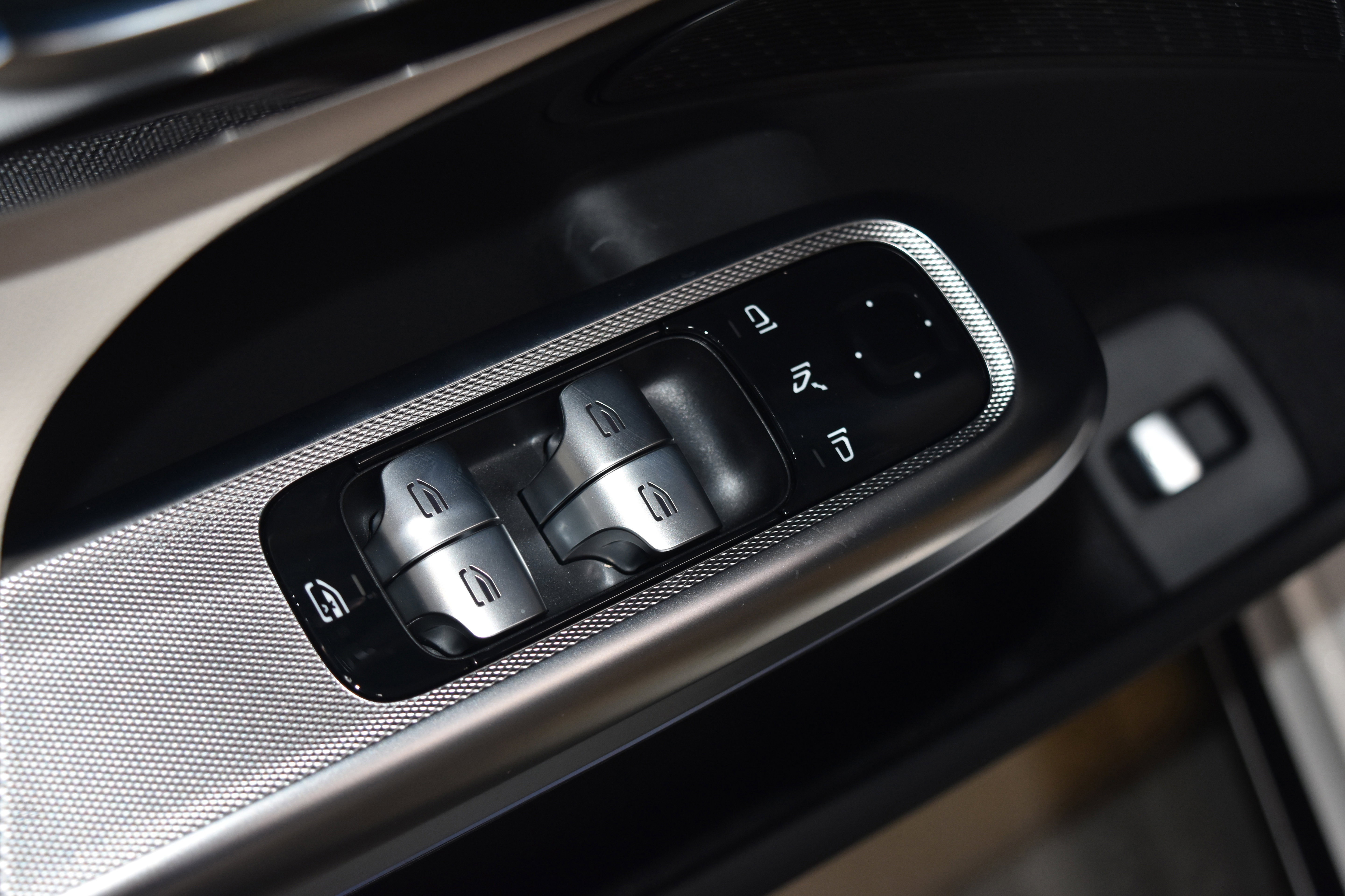 New 2026 Mercedes-Benz E 350 4MATIC Sedan image 5