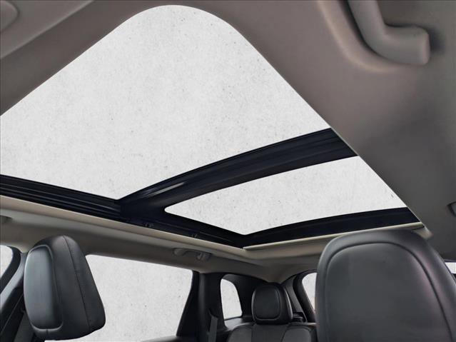 Used 2018 Jeep Cherokee Latitude Plus w/ Comfort/Convenience Group image 15