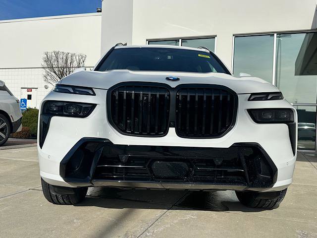 New 2026 BMW X7 xDrive40i w/ Executive Package image 2