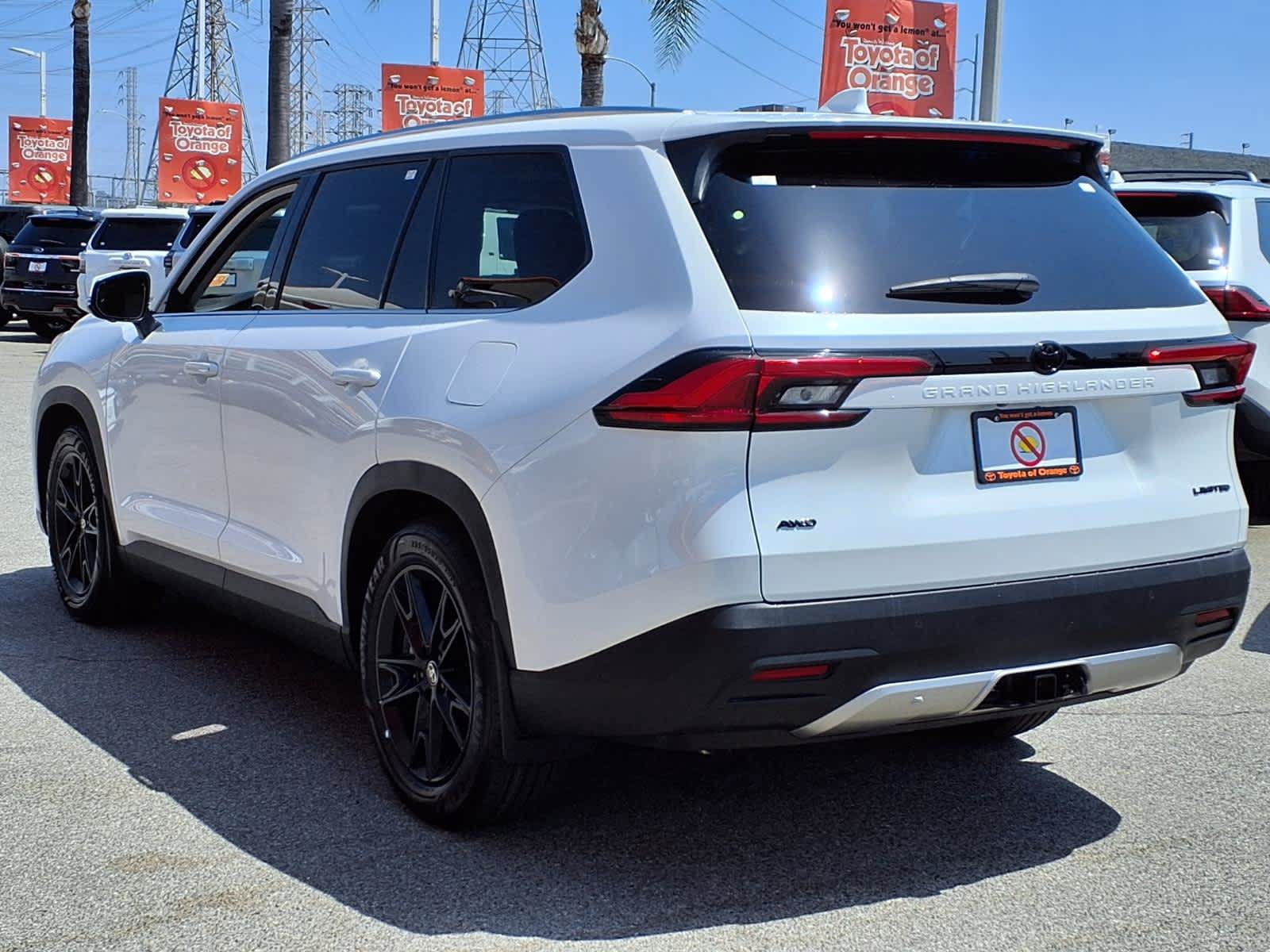 Used 2024 Toyota Grand Highlander AWD image 4