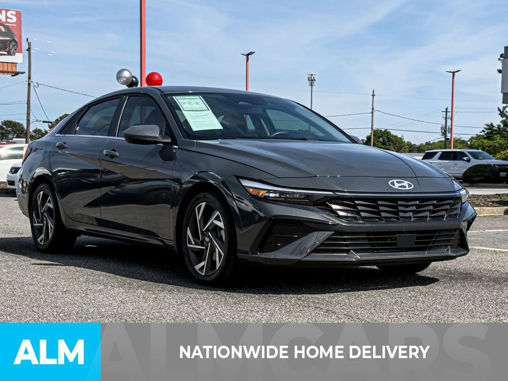 Used 2024 Hyundai Elantra SEL w/ Convenience Package FWD image 4