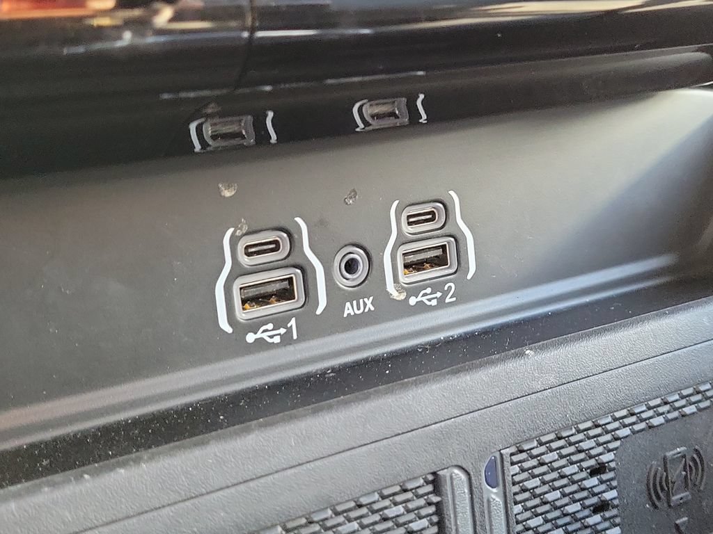 Used 2025 RAM 2500 Laramie AWD/4WD image 23