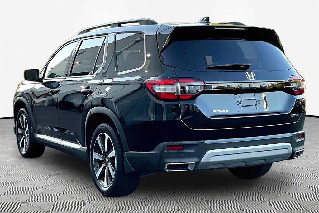 Used 2024 Honda Pilot Touring image 5