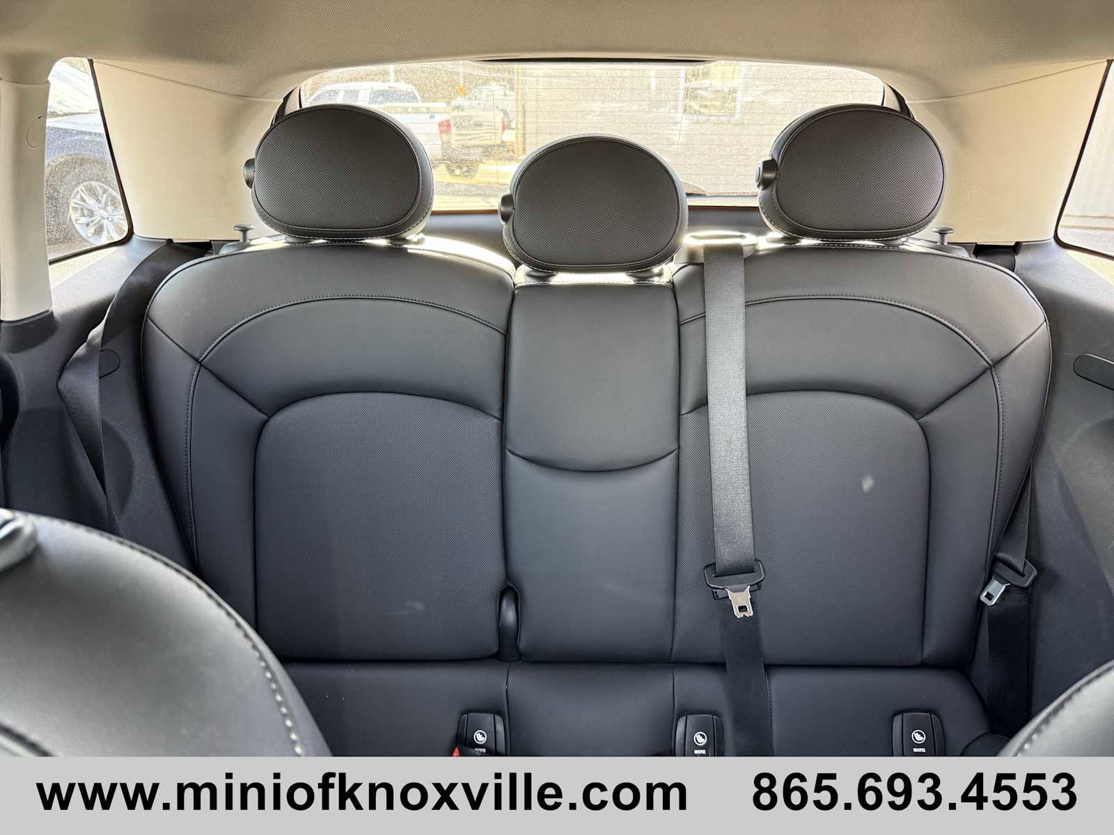 Used 2024 MINI Cooper 4-Door Hardtop image 27