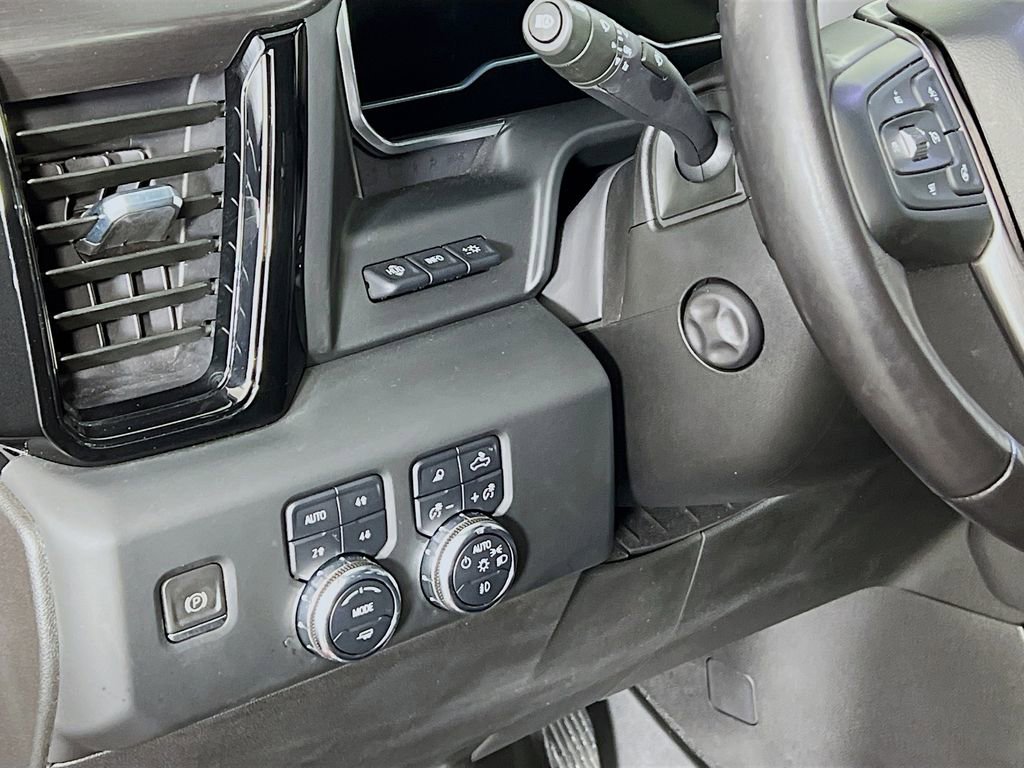 Certified 2023 GMC Sierra 1500 AT4 w/ Technology Package AWD/4WD image 9