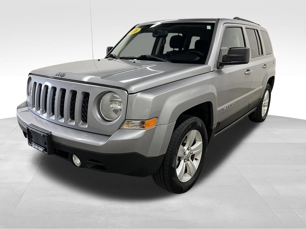 Used 2016 Jeep Patriot Latitude AWD/4WD image 9