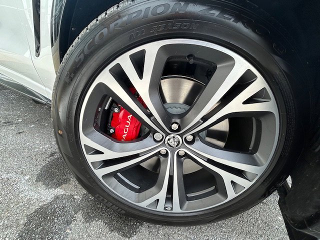 New 2025 Jaguar F-PACE SVR image 9