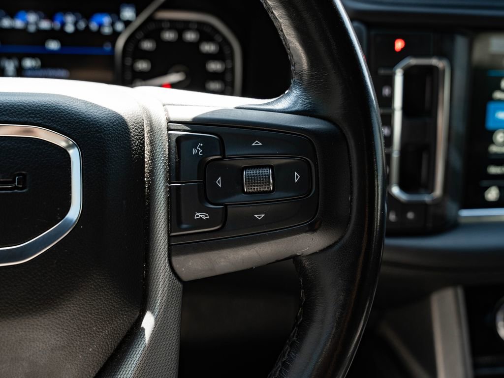 Used 2021 GMC Yukon Denali w/ Denali Premium Package image 34