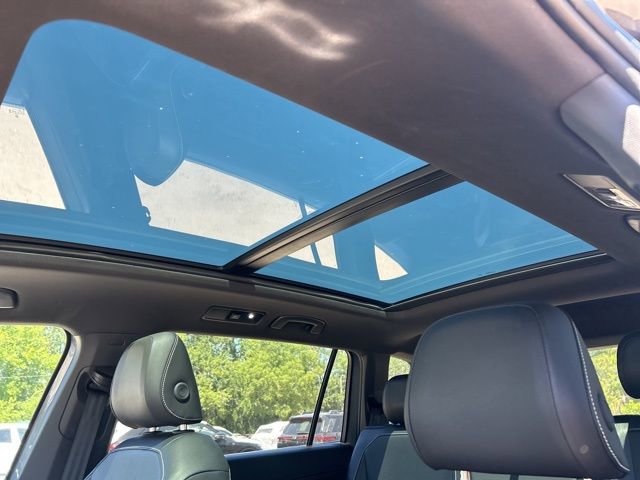 Used 2024 Volkswagen Tiguan SE R-Line image 14