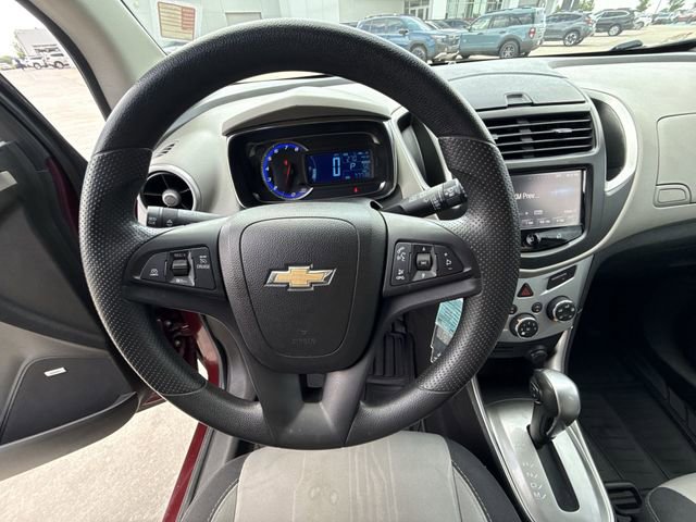 Used 2016 Chevrolet Trax LT w/ LT Sun and Sound Package FWD image 14