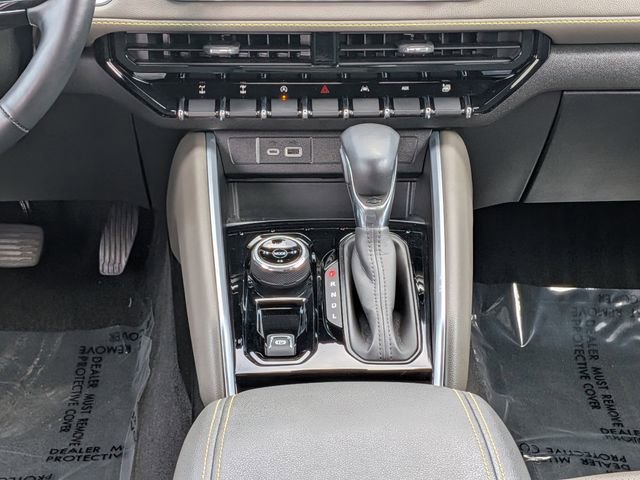 Used 2024 Chevrolet Colorado ZR2 w/ ZR2 Convenience Package III AWD/4WD image 19