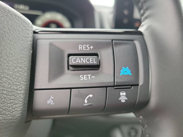 Used 2025 Nissan Rogue Platinum FWD image 25
