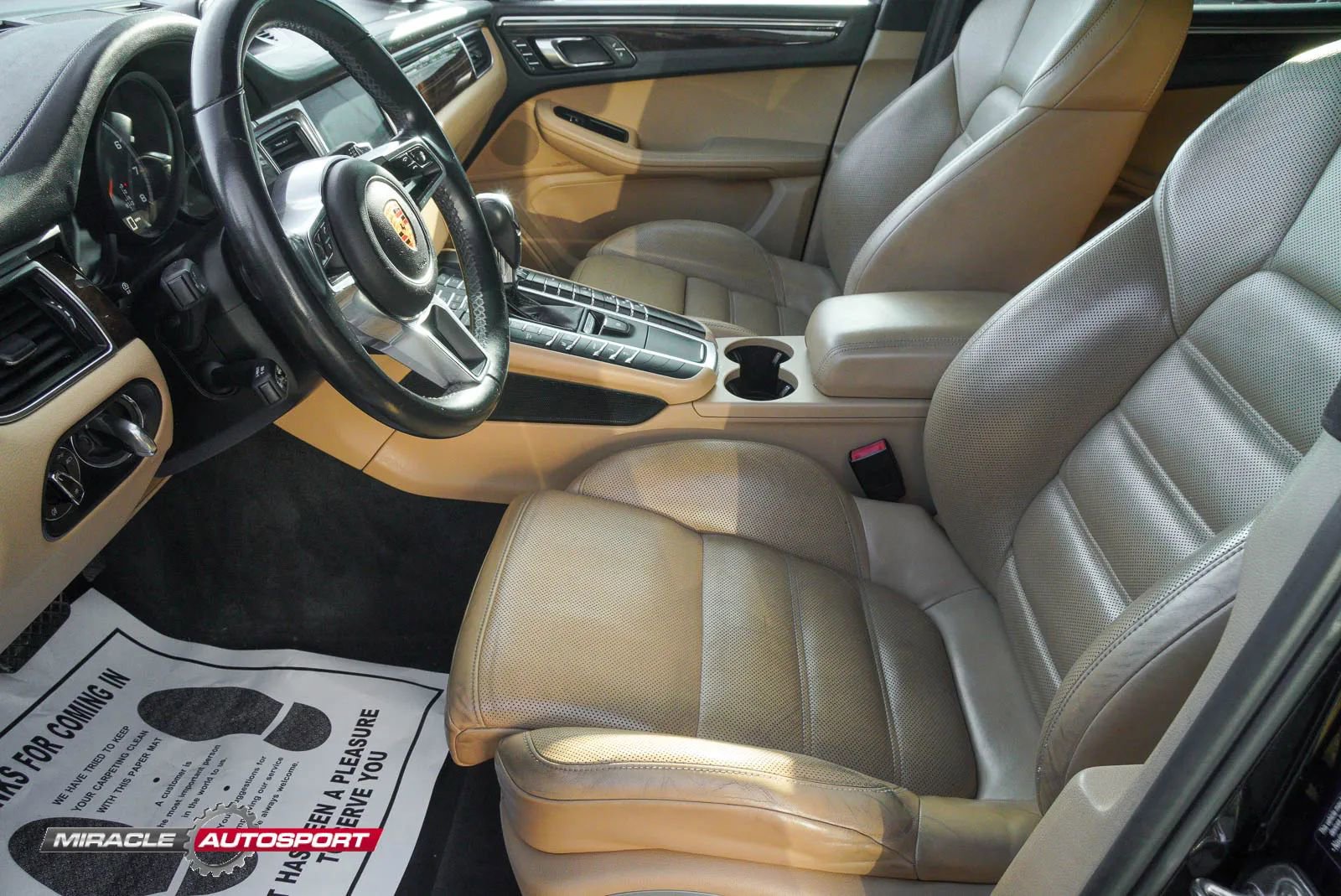 Used 2017 Porsche Macan Turbo image 17