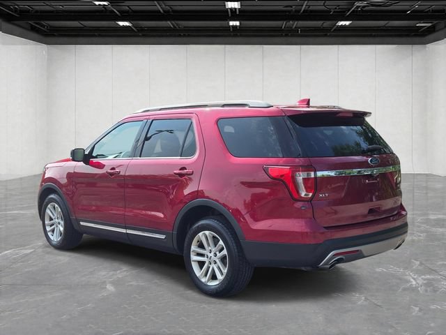 Used 2016 Ford Explorer XLT w/ Equipment Group 202A FWD image 3