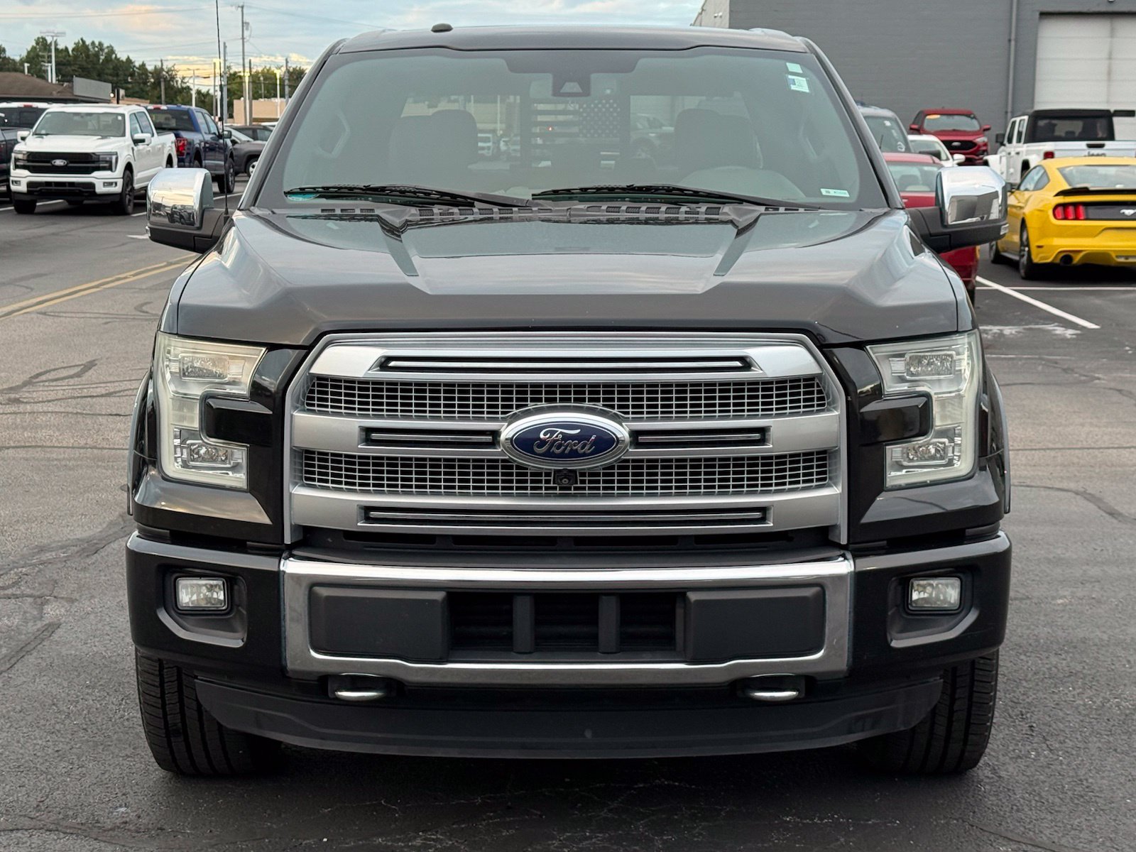 Used 2015 Ford F150 Platinum w/ Equipment Group 701A Luxury AWD/4WD image 9
