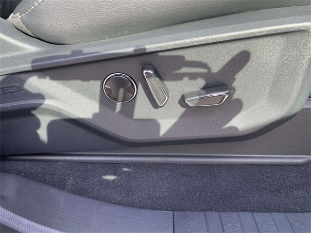 New 2025 Ford F150 Lariat w/ Equipment Group 502A High image 31