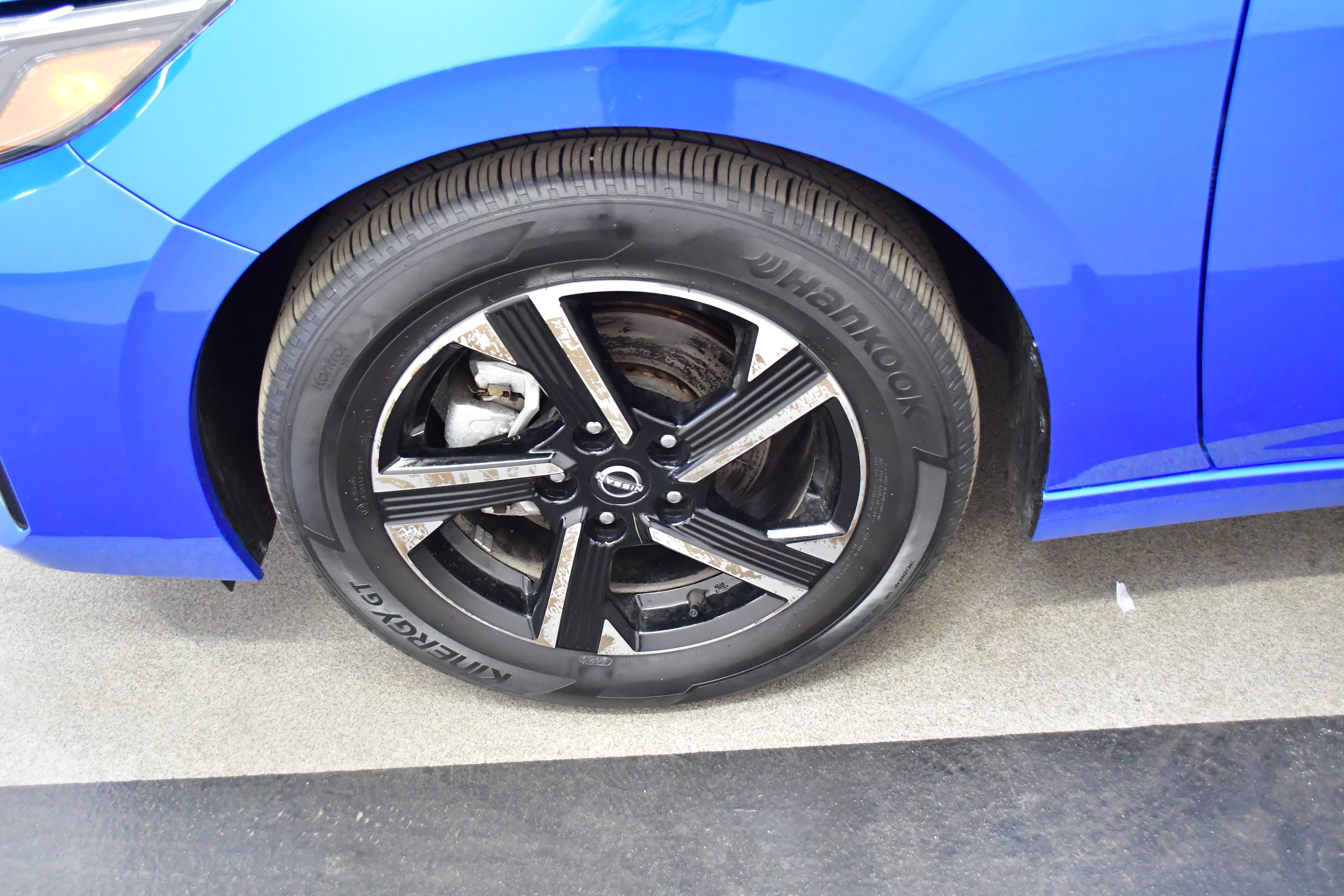 Used 2025 Nissan Sentra SV image 34