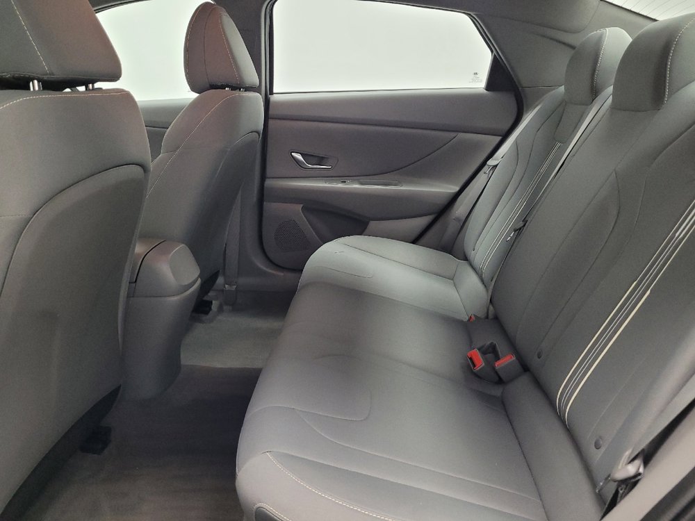 Used 2022 Hyundai Elantra SEL FWD image 18