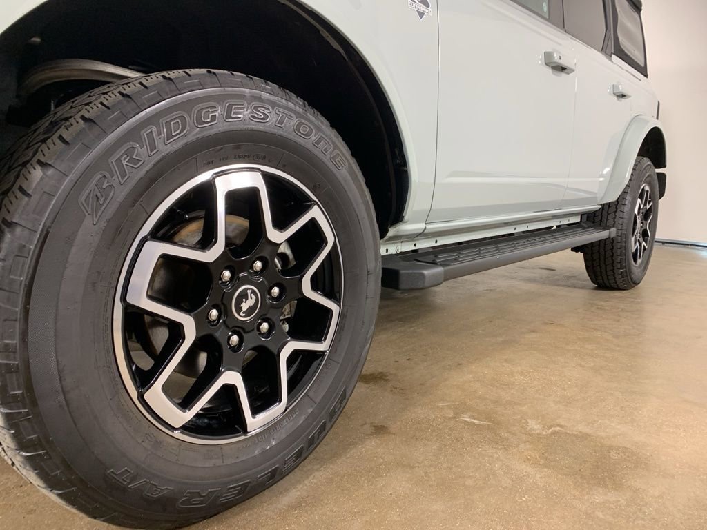 Used 2021 Ford Bronco Outer Banks image 2