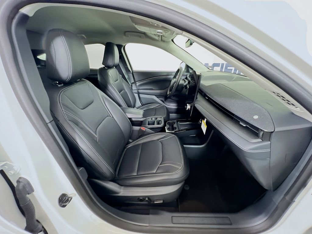 Used 2025 Ford Mustang Mach-E Premium image 33