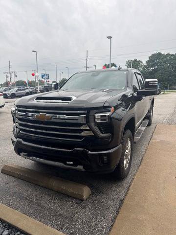 Used 2024 Chevrolet Silverado 2500 High Country AWD/4WD image 2